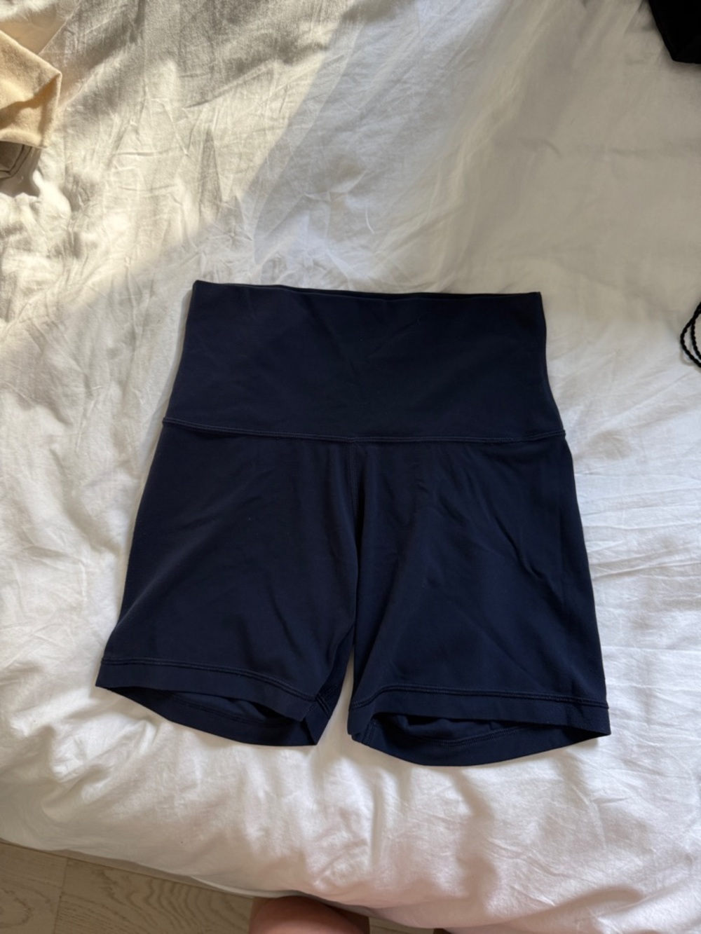 Aritzia TNA navy shorts